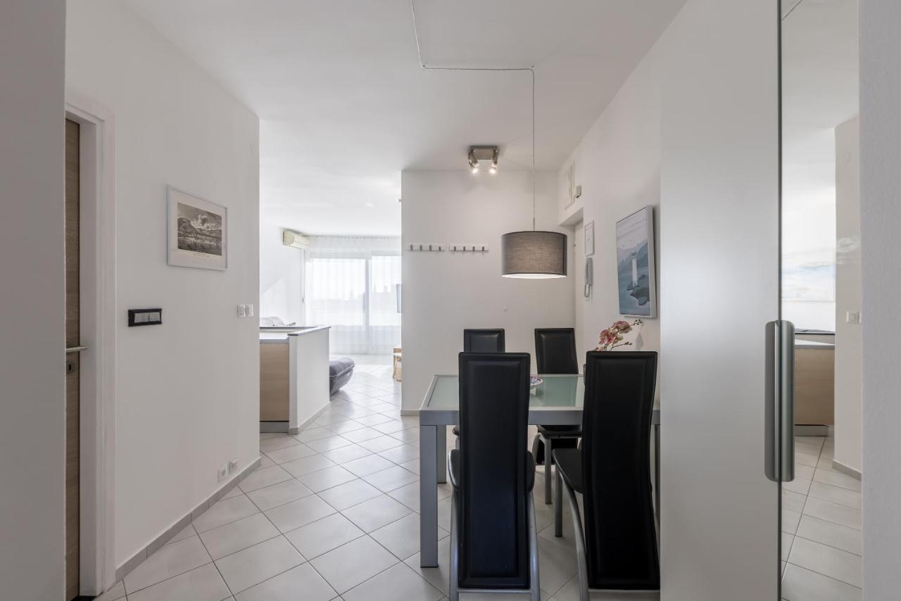 Sundowners Apartment, 52Qm, Double & Single Bed, 10 Min From Old Town Of Split Luaran gambar