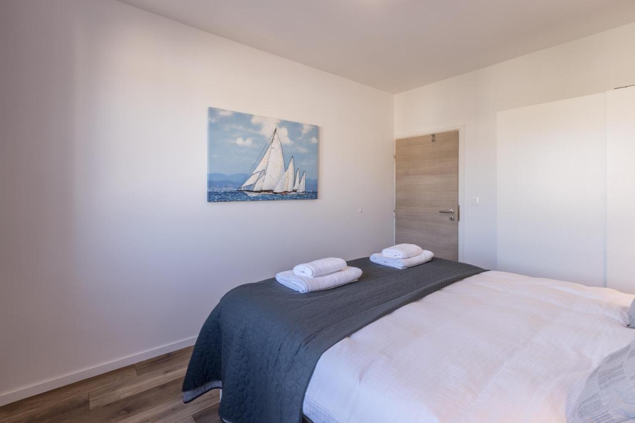Sundowners Apartment, 52Qm, Double & Single Bed, 10 Min From Old Town Of Split Luaran gambar