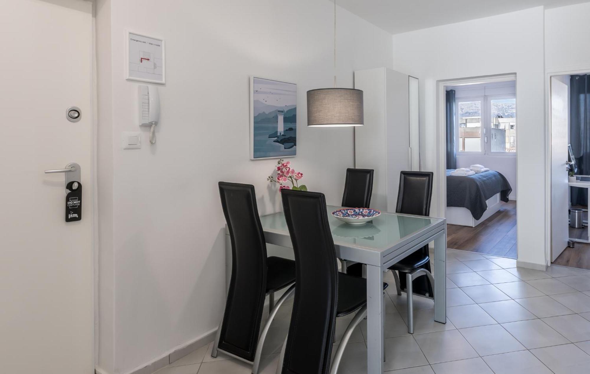 Sundowners Apartment, 52Qm, Double & Single Bed, 10 Min From Old Town Of Split Luaran gambar